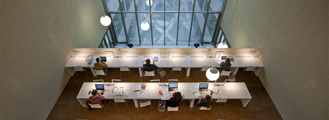 Leseterrasse in der Bereichsbibliothek Westerberg, Foto: Stephan Schute